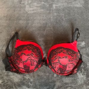 Victoria secret very sexy plunge bra